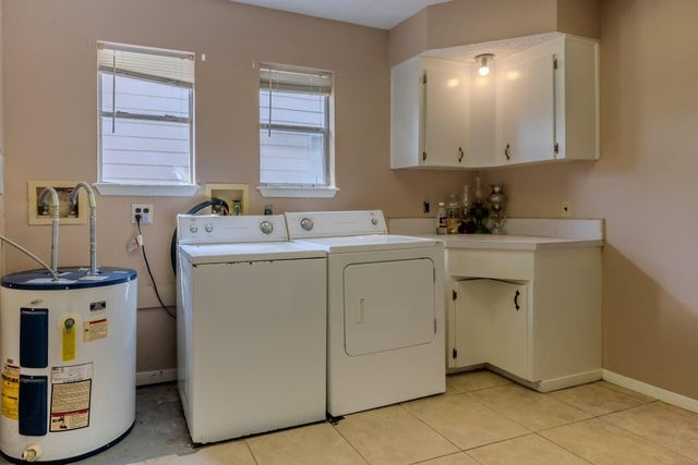 182 County Road 152, Bay City, TX 77414