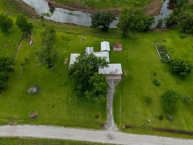 182 County Road 152, Bay City, TX 77414