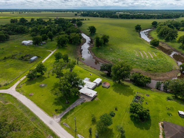 182 County Road 152, Bay City, TX 77414