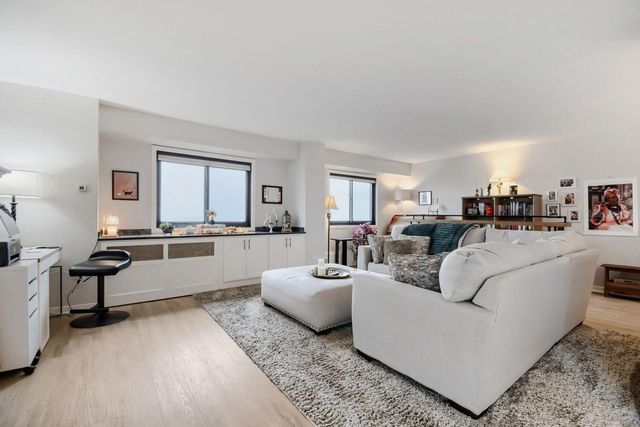 400 Groveland Avenue 2313, Minneapolis, MN 55403