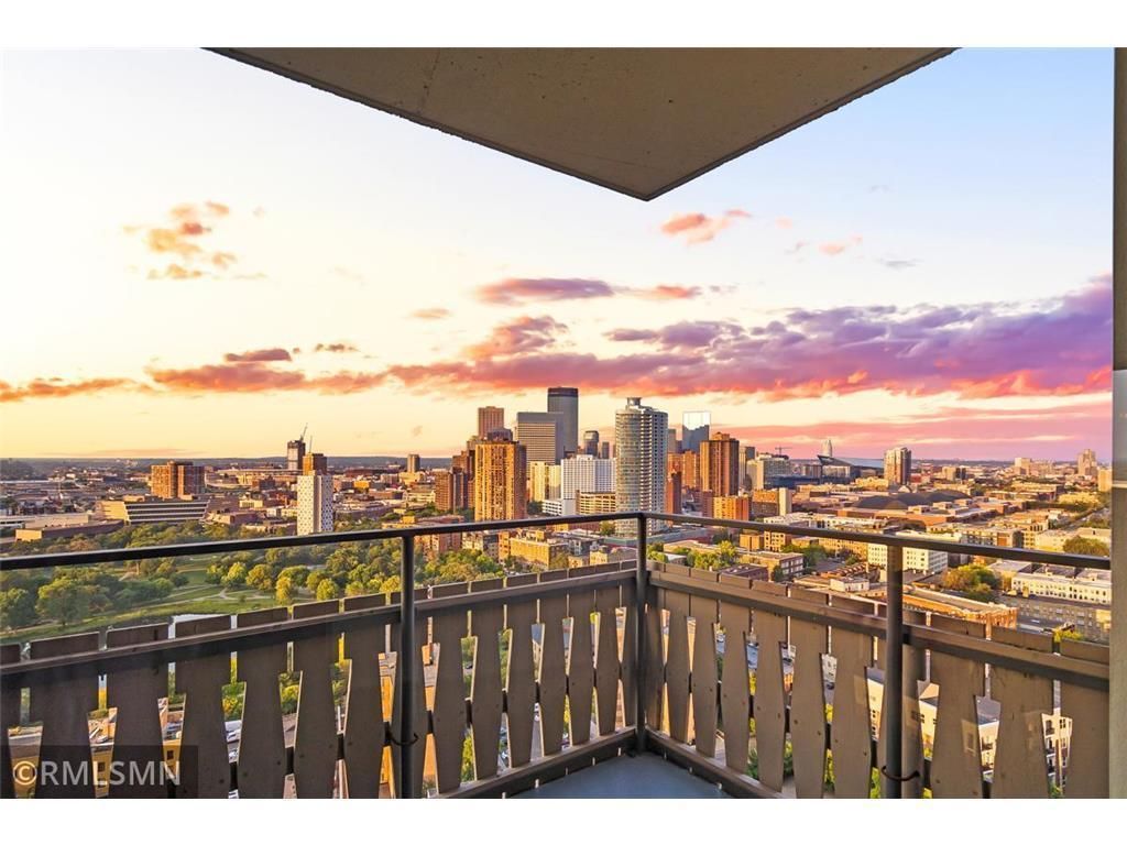 400 Groveland Avenue 2313, Minneapolis, MN 55403 — exterior