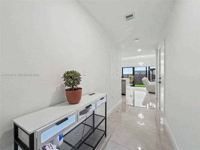 1326 NW 2nd Lane, Florida City, FL 33034