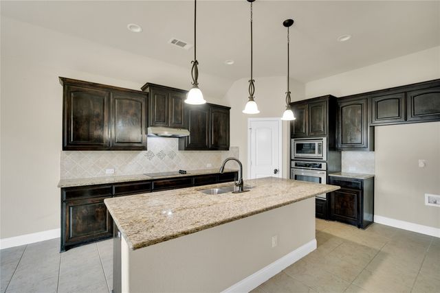 437 Whispering Willow Drive, Midlothian, TX 76065