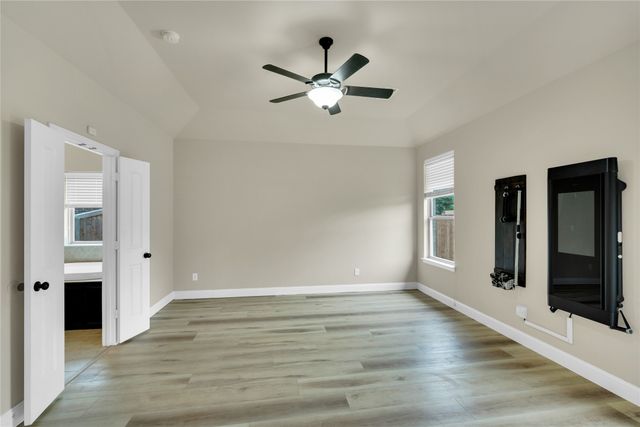 437 Whispering Willow Drive, Midlothian, TX 76065