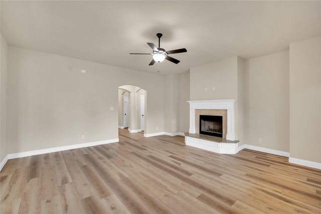 437 Whispering Willow Drive, Midlothian, TX 76065