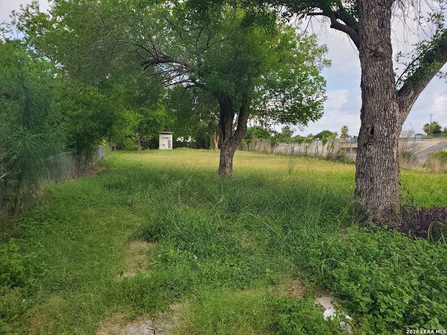 1915 N Hamilton St, San Antonio, TX 78201