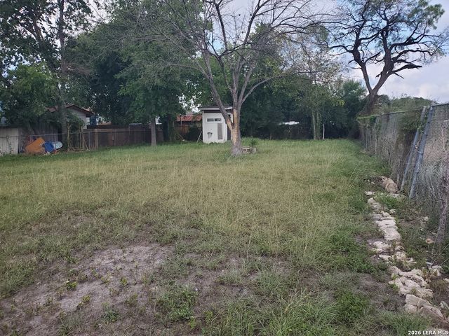 1915 N Hamilton St, San Antonio, TX 78201