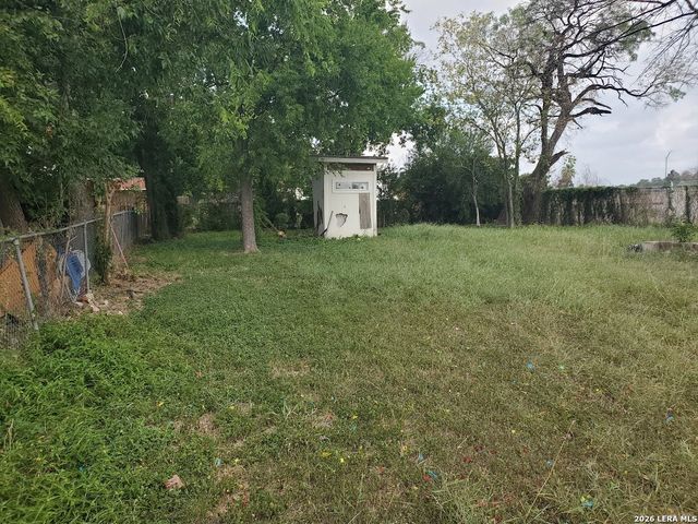 1915 N Hamilton St, San Antonio, TX 78201
