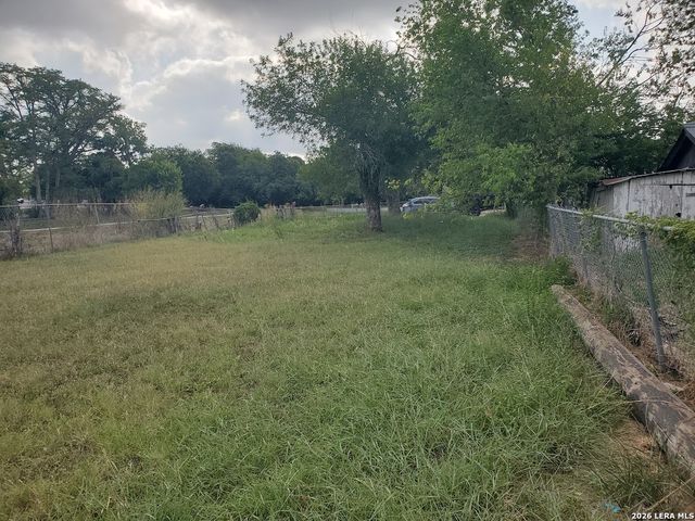 1915 N Hamilton St, San Antonio, TX 78201