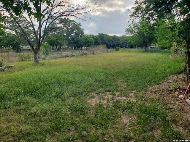1915 N Hamilton St, San Antonio, TX 78201