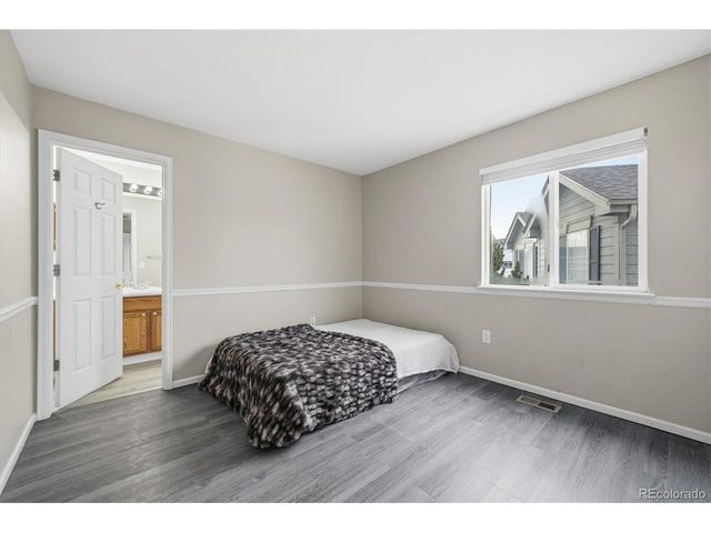 6512 Silverleaf Ct, Firestone, CO 80504