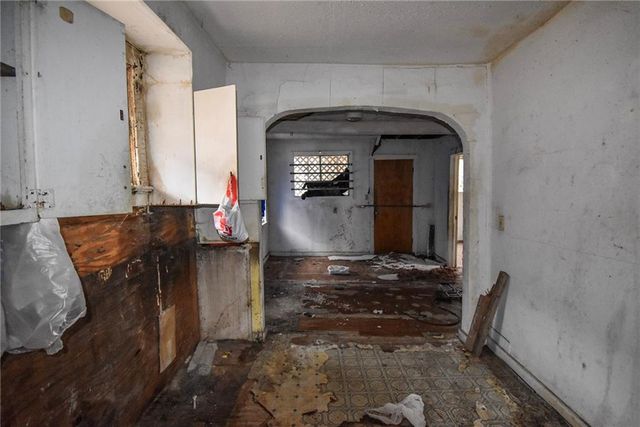 5406 Jackson Avenue, Kansas City, MO 64130