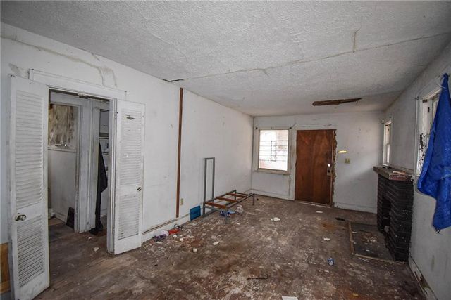 5406 Jackson Avenue, Kansas City, MO 64130