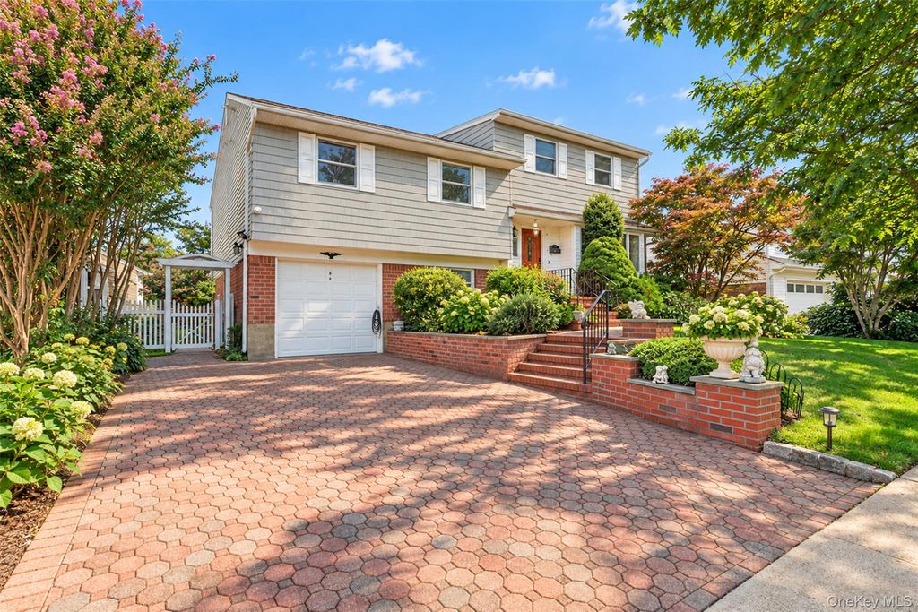 31 Colony Lane, Syosset, NY 11791 — exterior