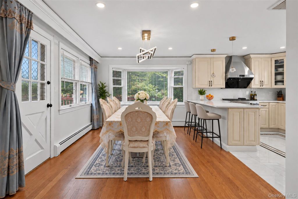 31 Colony Lane, Syosset, NY 11791 — photo 5