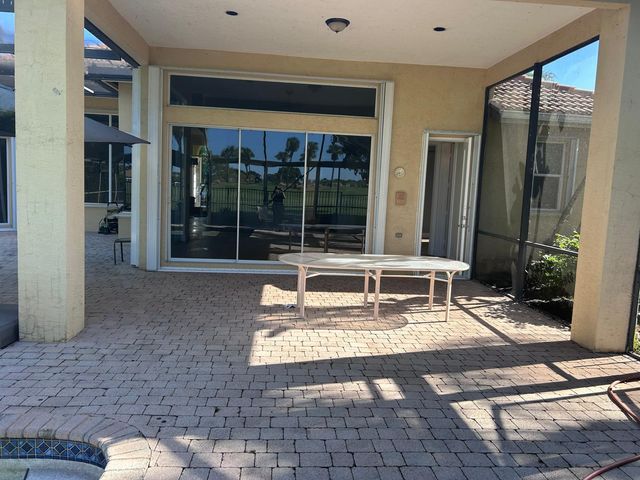 8992 Lakes Boulevard, West Palm Beach, FL 33412