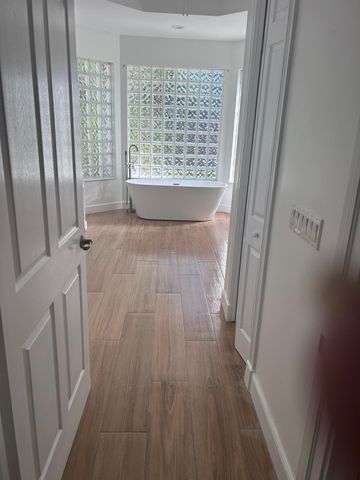 8992 Lakes Boulevard, West Palm Beach, FL 33412