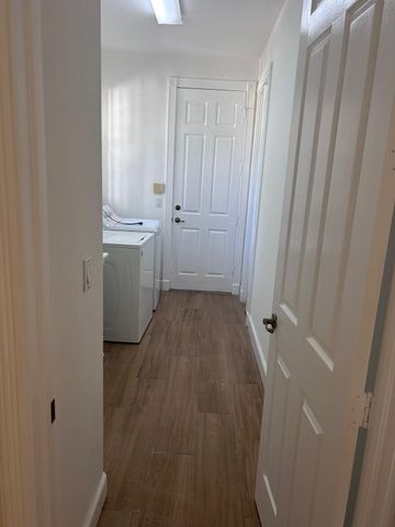 8992 Lakes Boulevard, West Palm Beach, FL 33412