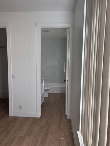 8992 Lakes Boulevard, West Palm Beach, FL 33412