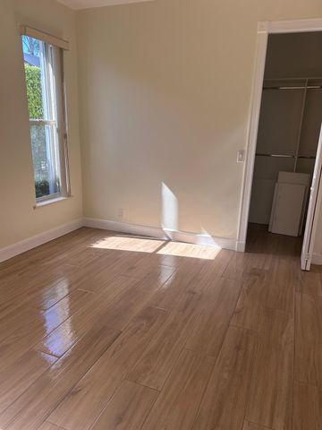 8992 Lakes Boulevard, West Palm Beach, FL 33412