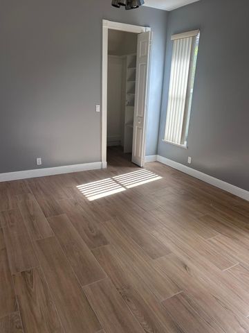 8992 Lakes Boulevard, West Palm Beach, FL 33412