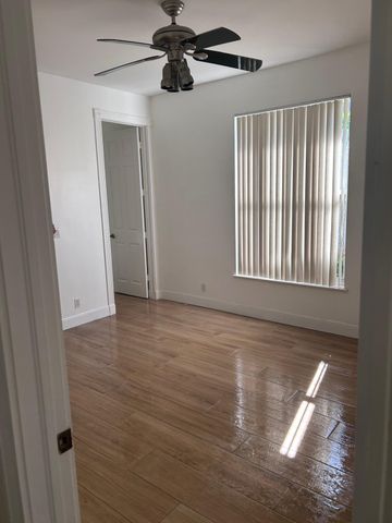 8992 Lakes Boulevard, West Palm Beach, FL 33412