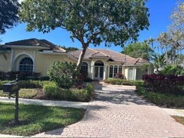 8992 Lakes Boulevard, West Palm Beach, FL 33412
