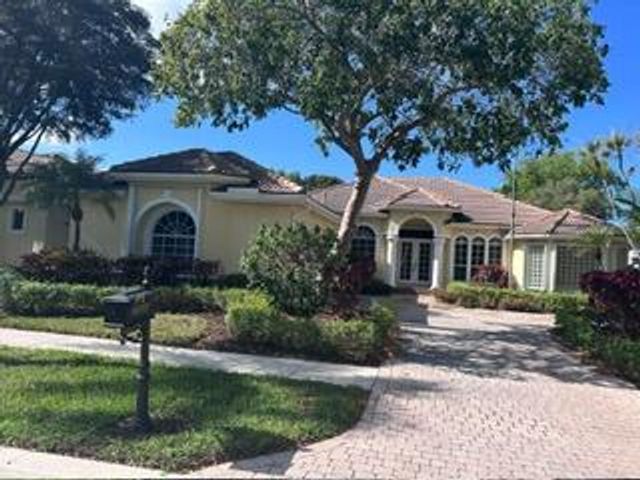 8992 Lakes Boulevard, West Palm Beach, FL 33412