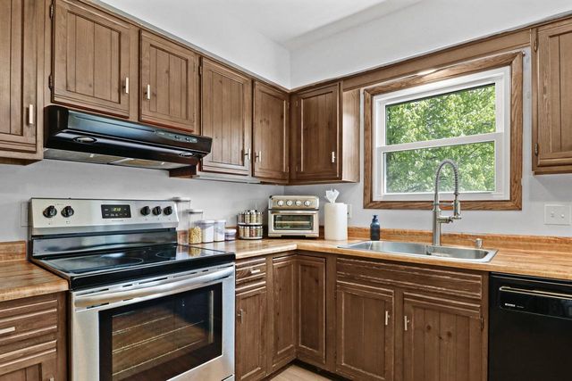 5737 Williamsburg Way, Fitchburg, WI 53719