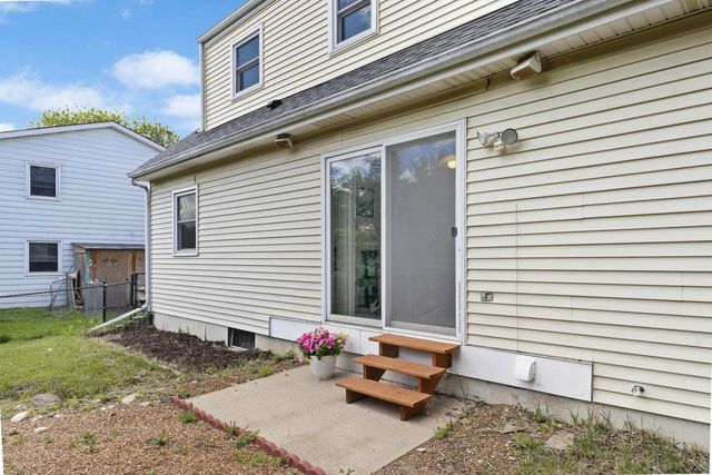 5737 Williamsburg Way, Fitchburg, WI 53719