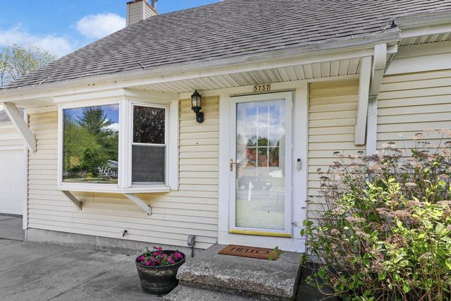 5737 Williamsburg Way, Fitchburg, WI 53719