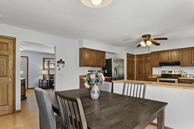5737 Williamsburg Way, Fitchburg, WI 53719