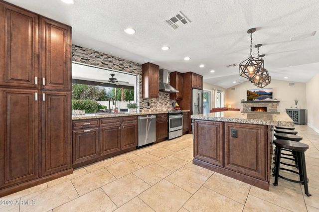 4438 E VOLTAIRE Avenue, Phoenix, AZ 85032