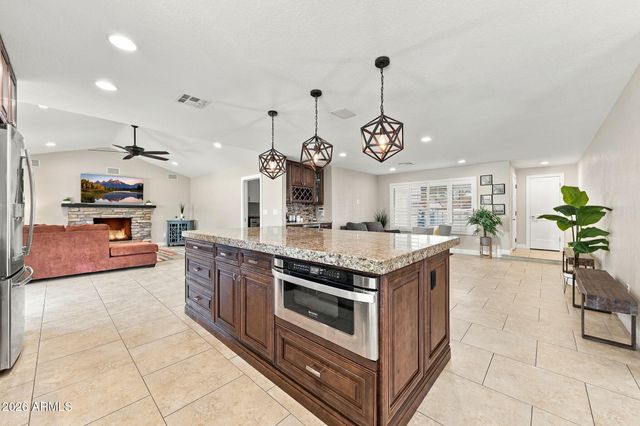 4438 E VOLTAIRE Avenue, Phoenix, AZ 85032