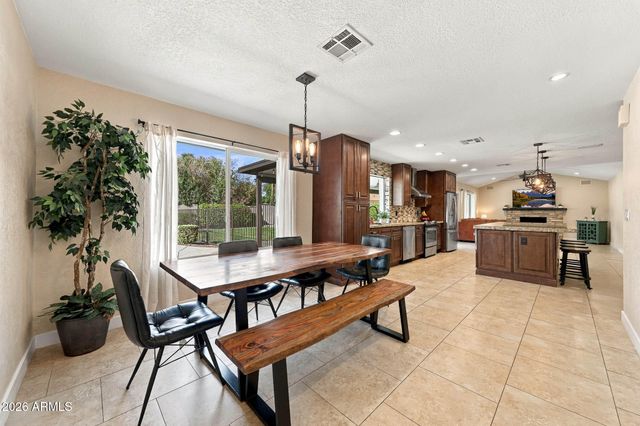 4438 E VOLTAIRE Avenue, Phoenix, AZ 85032