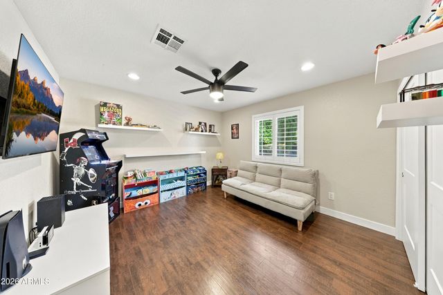 4438 E VOLTAIRE Avenue, Phoenix, AZ 85032