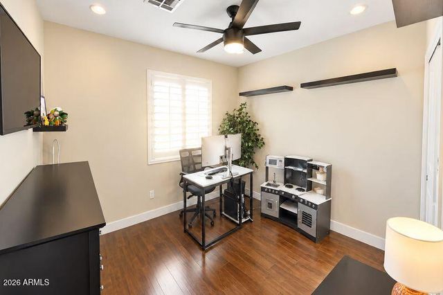 4438 E VOLTAIRE Avenue, Phoenix, AZ 85032