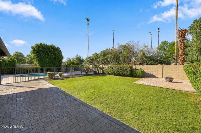 4438 E VOLTAIRE Avenue, Phoenix, AZ 85032