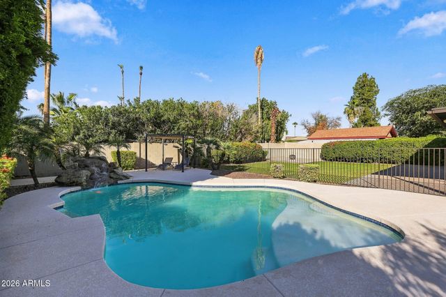 4438 E VOLTAIRE Avenue, Phoenix, AZ 85032