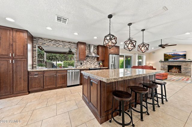 4438 E VOLTAIRE Avenue, Phoenix, AZ 85032