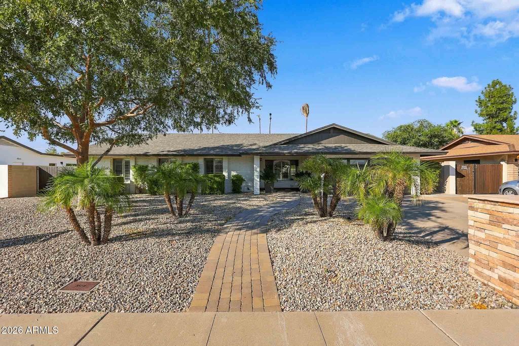 4438 E VOLTAIRE Avenue, Phoenix, AZ 85032 — photo 2
