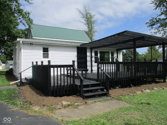 1203 S Ladoga Road, Crawfordsville, IN 47933