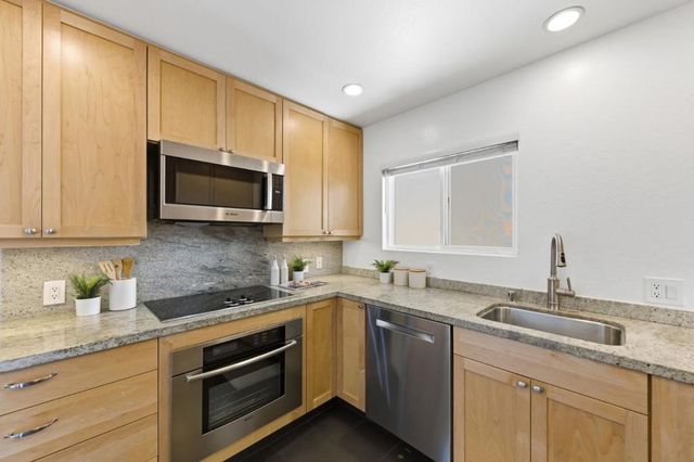 402 Portofino Drive 3, San Carlos, CA 94070