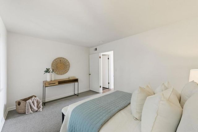 402 Portofino Drive 3, San Carlos, CA 94070