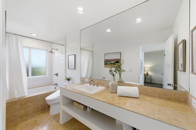 402 Portofino Drive 3, San Carlos, CA 94070