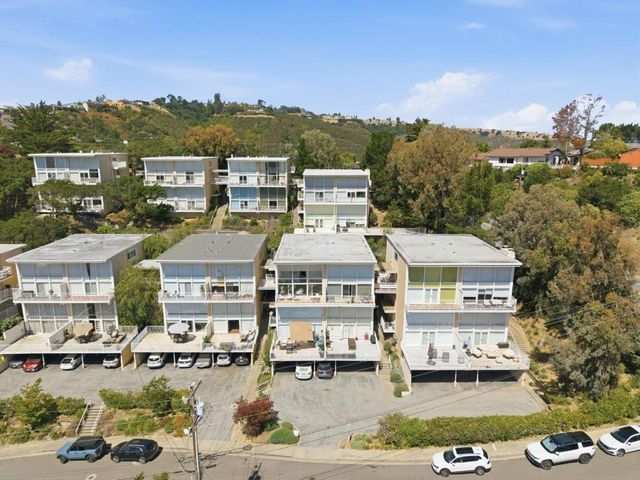 402 Portofino Drive 3, San Carlos, CA 94070