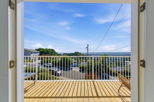 402 Portofino Drive 3, San Carlos, CA 94070