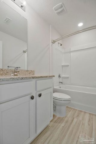 4010 Whitetail Ln, Pensacola, FL 32526