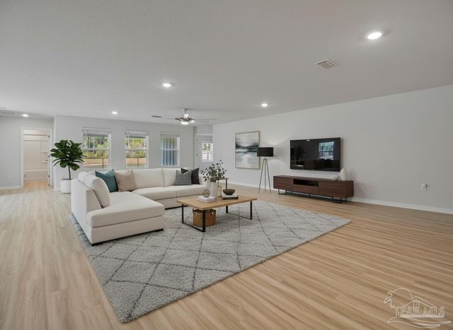 4010 Whitetail Ln, Pensacola, FL 32526