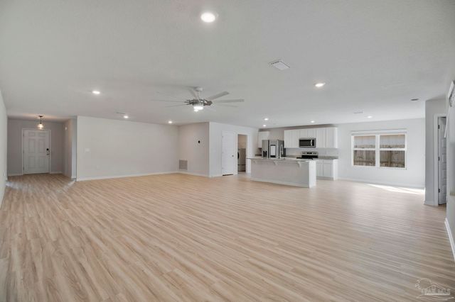 4010 Whitetail Ln, Pensacola, FL 32526